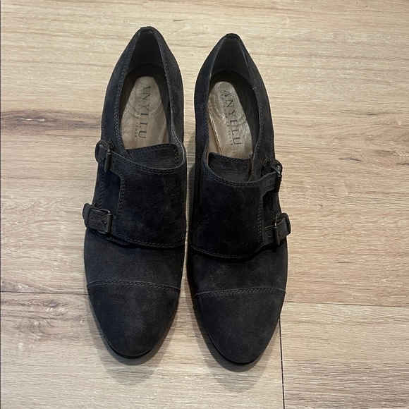 Anyi Lu Nancy Suede Monk Strap Pumps Gray Italian Leather Block Heels Size 41/10 - Picture 3 of 12